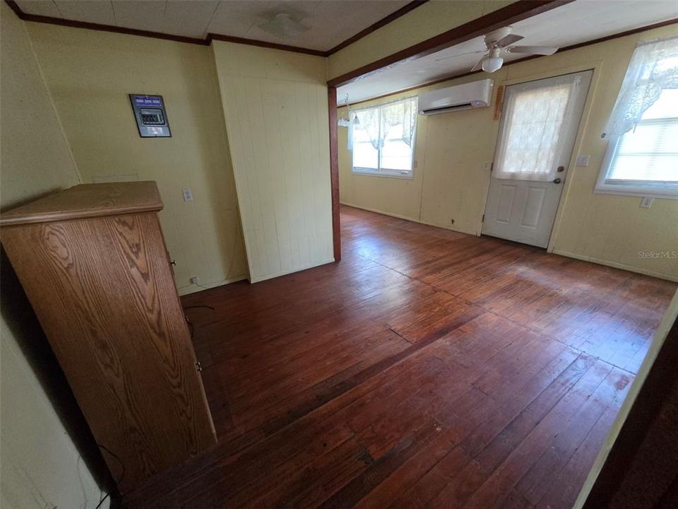 En Venta: $159,900 (2 camas, 1 baños, 892 Pies cuadrados)