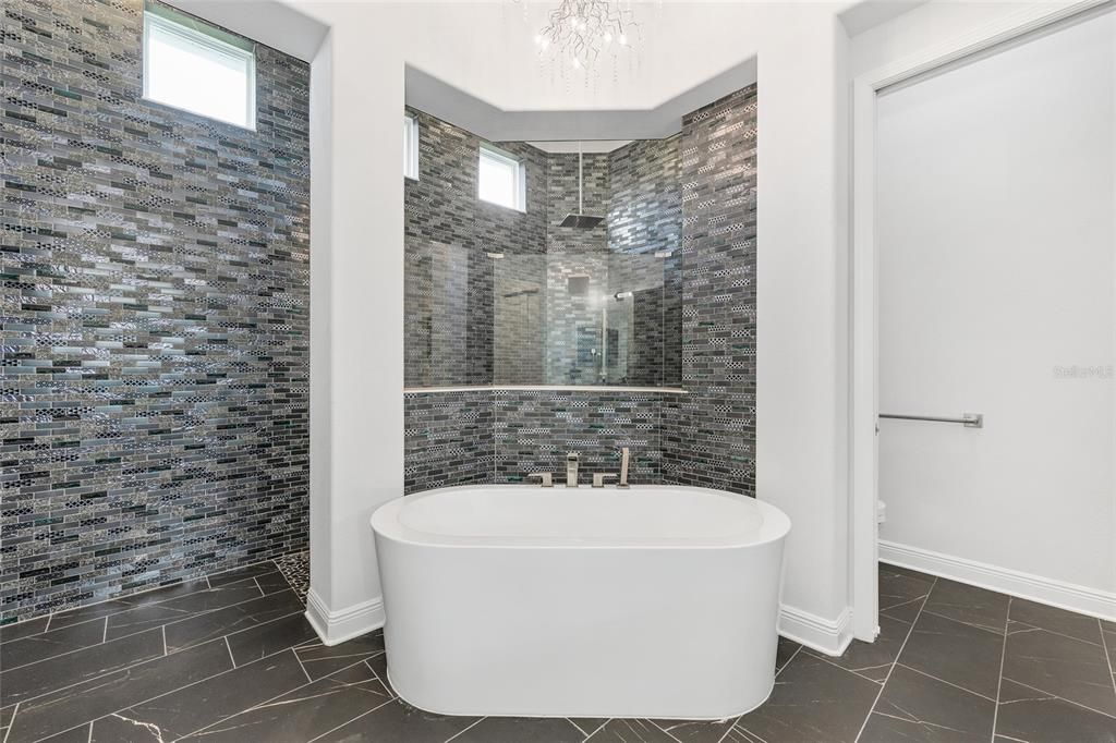 For Sale: $1,049,000 (3 beds, 3 baths, 3162 Square Feet)