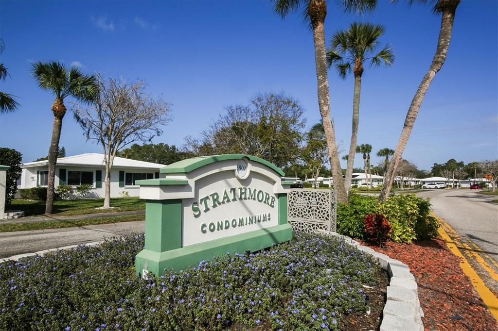 For Sale: $159,900 (1 beds, 1 baths, 806 Square Feet)
