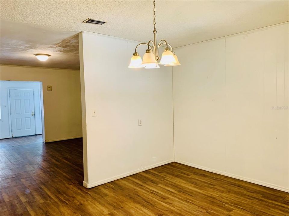 В аренду: $1,900 (3 спален, 2 ванн, 1558 Квадратных фут)