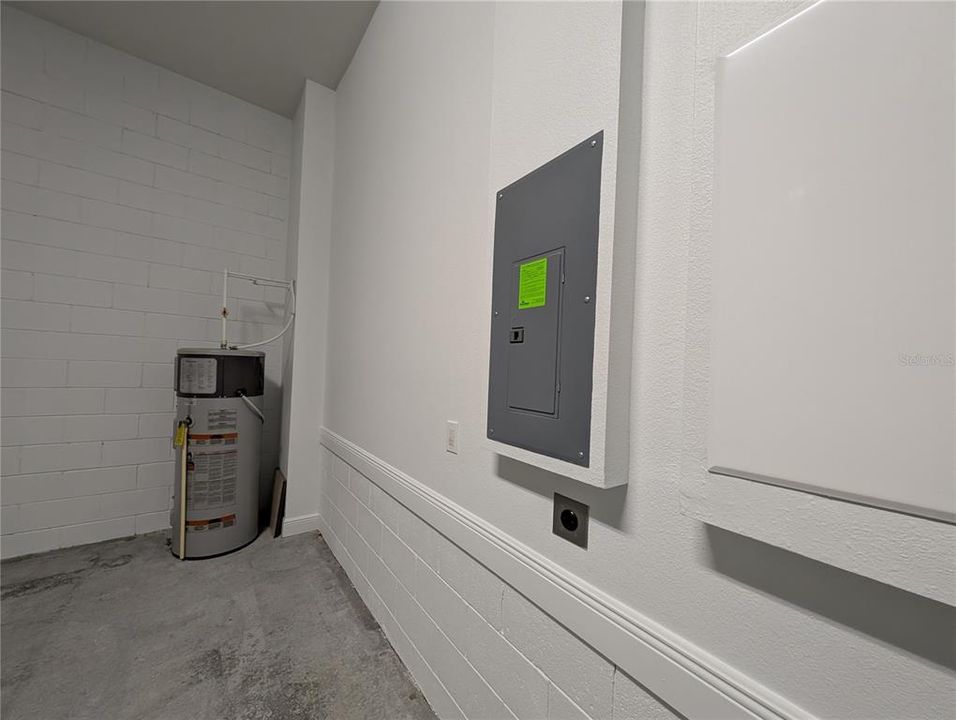 Active With Contract: $2,900 (3 beds, 2 baths, 1848 Square Feet)