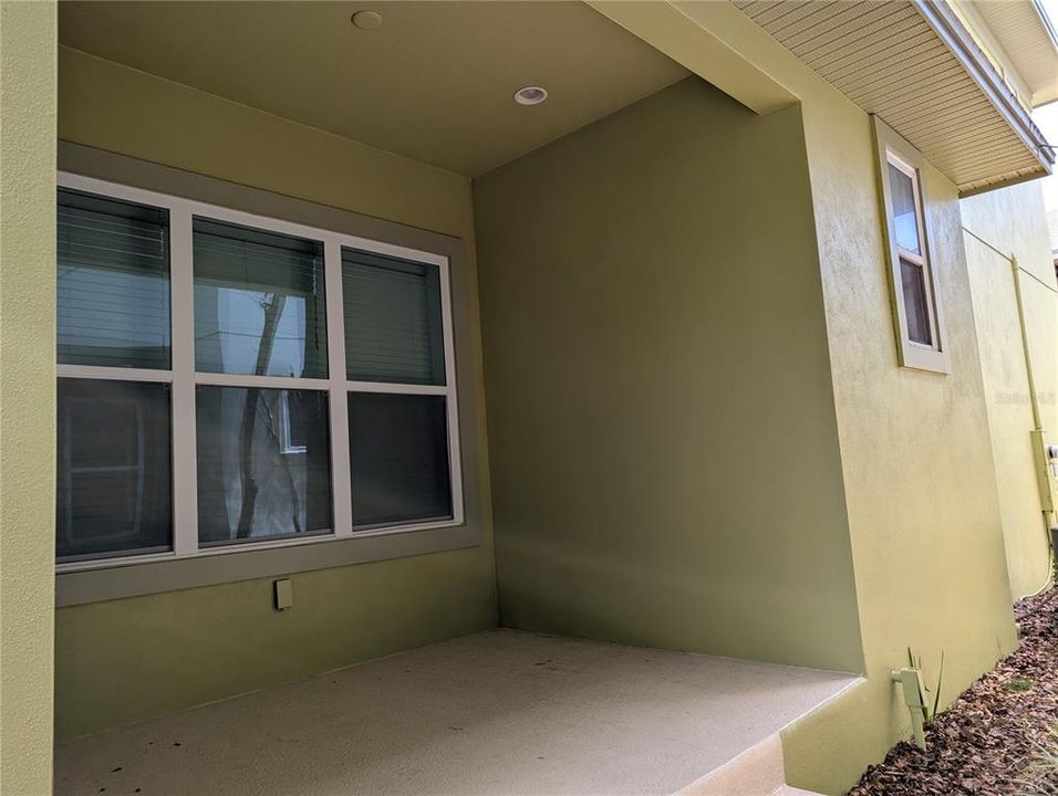 Active With Contract: $2,900 (3 beds, 2 baths, 1848 Square Feet)