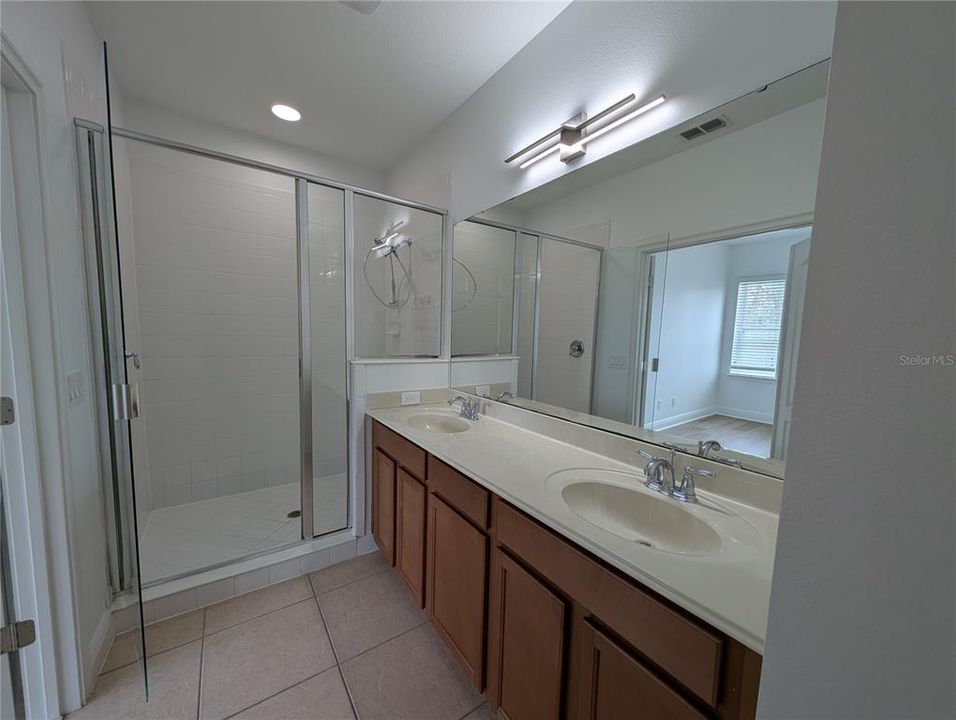 Active With Contract: $2,900 (3 beds, 2 baths, 1848 Square Feet)