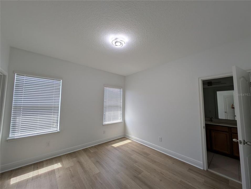 Active With Contract: $2,900 (3 beds, 2 baths, 1848 Square Feet)