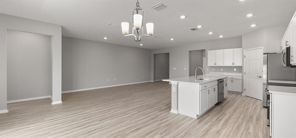 На продажу: $325,900 (3 спален, 2 ванн, 2137 Квадратных фут)