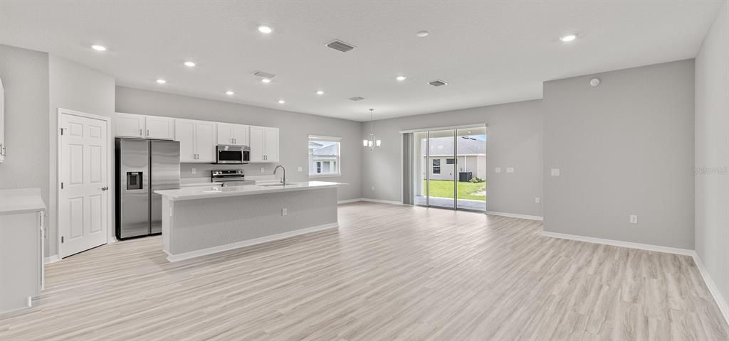 На продажу: $325,900 (3 спален, 2 ванн, 2137 Квадратных фут)
