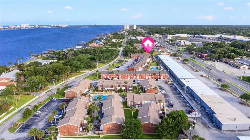 На продажу: $144,900 (2 спален, 1 ванн, 1386 Квадратных фут)