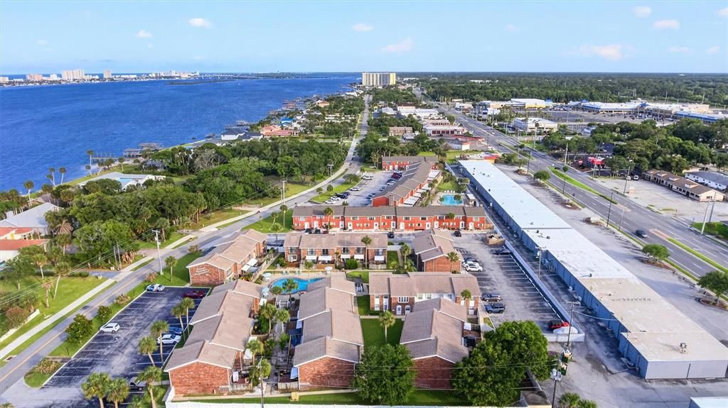 На продажу: $144,900 (2 спален, 1 ванн, 1386 Квадратных фут)