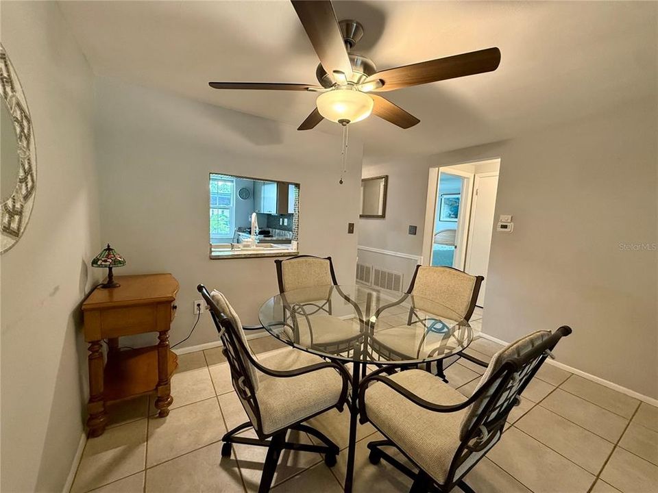 For Sale: $68,000 (2 beds, 1 baths, 975 Square Feet)