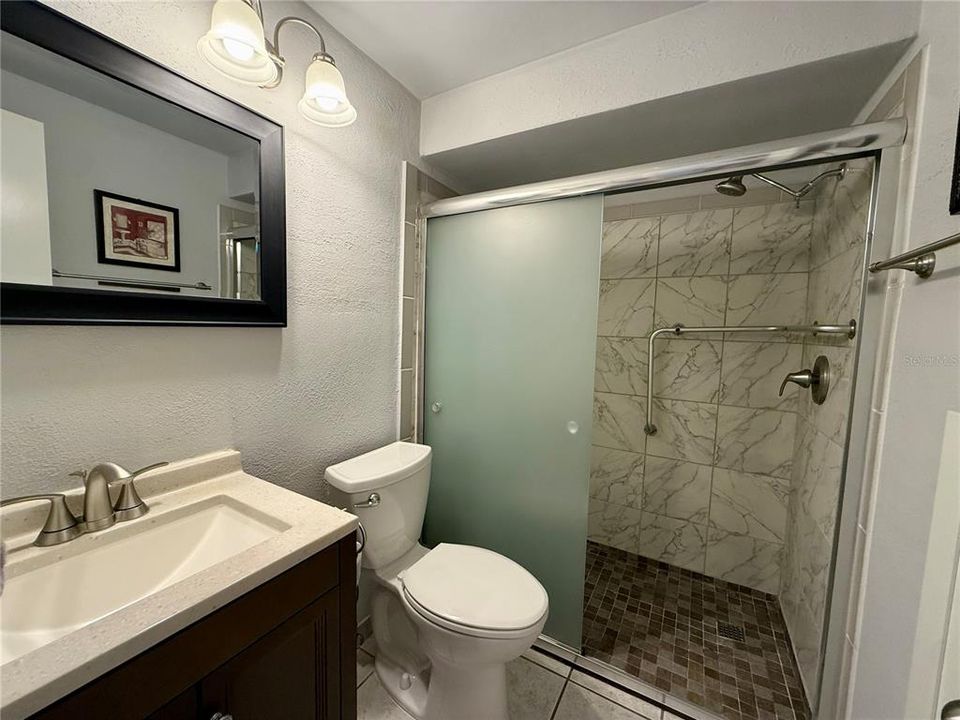 For Sale: $68,000 (2 beds, 1 baths, 975 Square Feet)