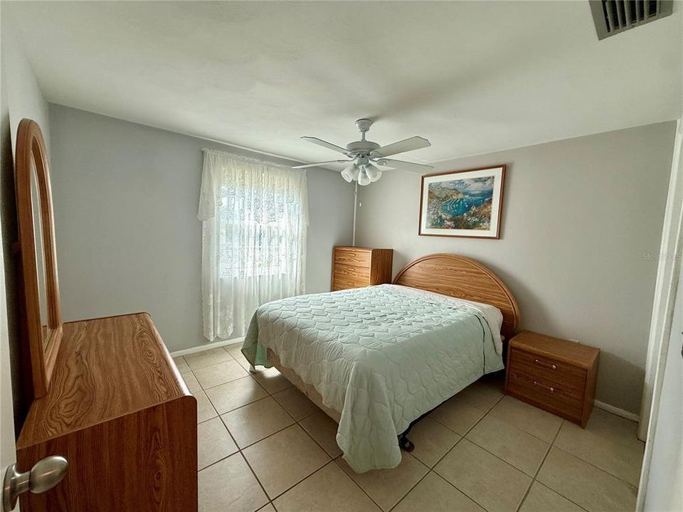 For Sale: $68,000 (2 beds, 1 baths, 975 Square Feet)