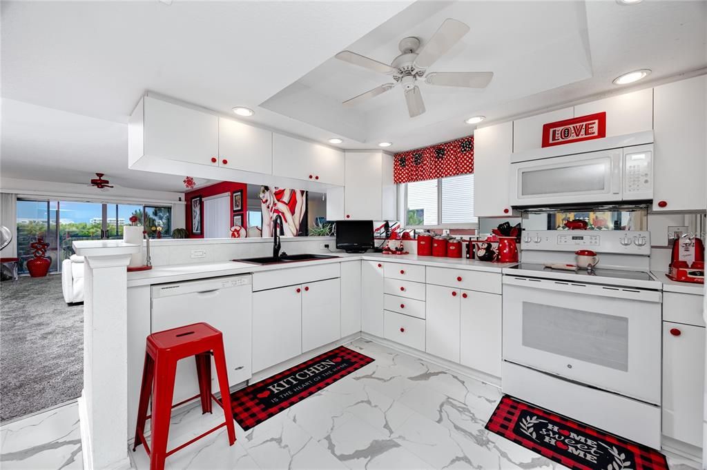 For Sale: $525,000 (3 beds, 4 baths, 2174 Square Feet)