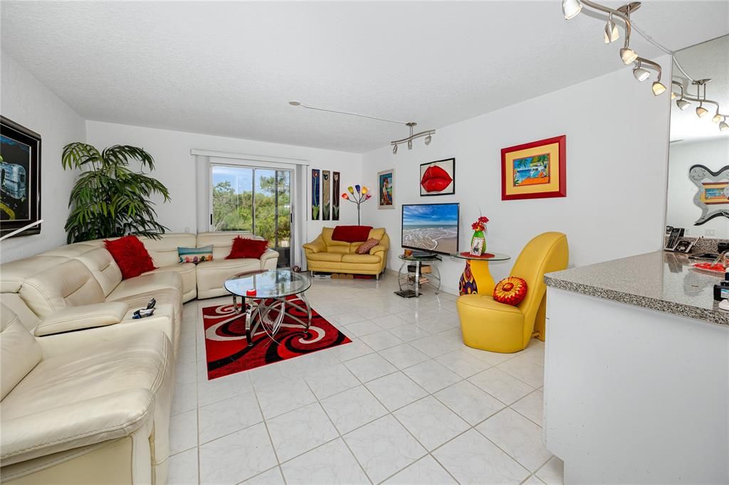 For Sale: $525,000 (3 beds, 4 baths, 2174 Square Feet)