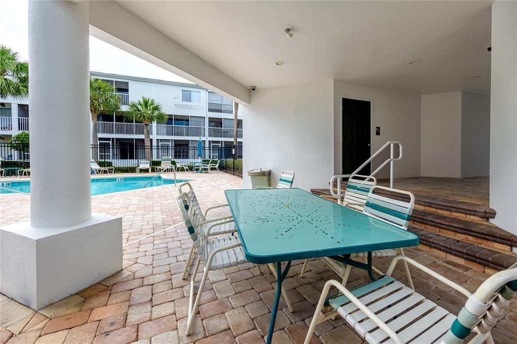 For Sale: $525,000 (3 beds, 4 baths, 2174 Square Feet)