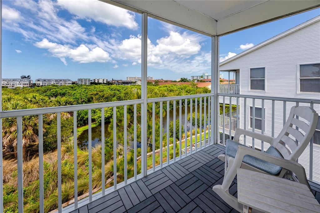 For Sale: $525,000 (3 beds, 4 baths, 2174 Square Feet)