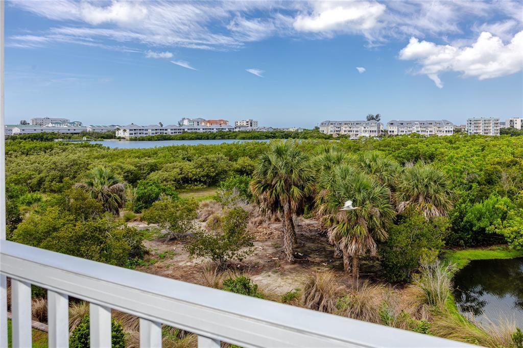 For Sale: $525,000 (3 beds, 4 baths, 2174 Square Feet)