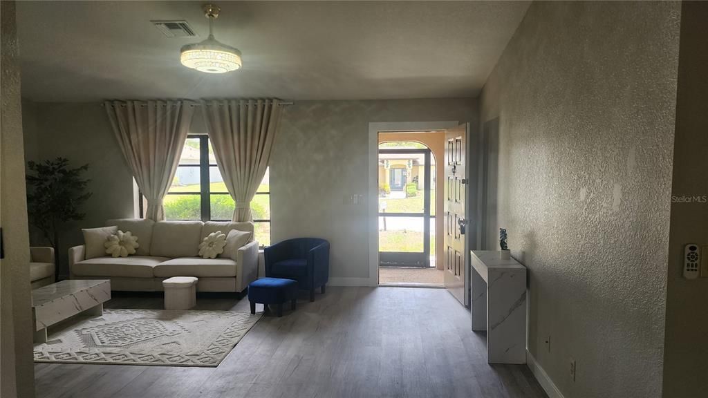 En Venta: $229,000 (2 camas, 2 baños, 1109 Pies cuadrados)