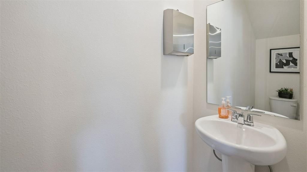 На продажу: $372,990 (3 спален, 2 ванн, 1674 Квадратных фут)