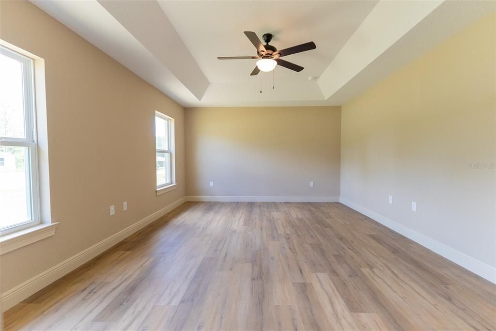 En Venta: $329,900 (3 camas, 2 baños, 1936 Pies cuadrados)