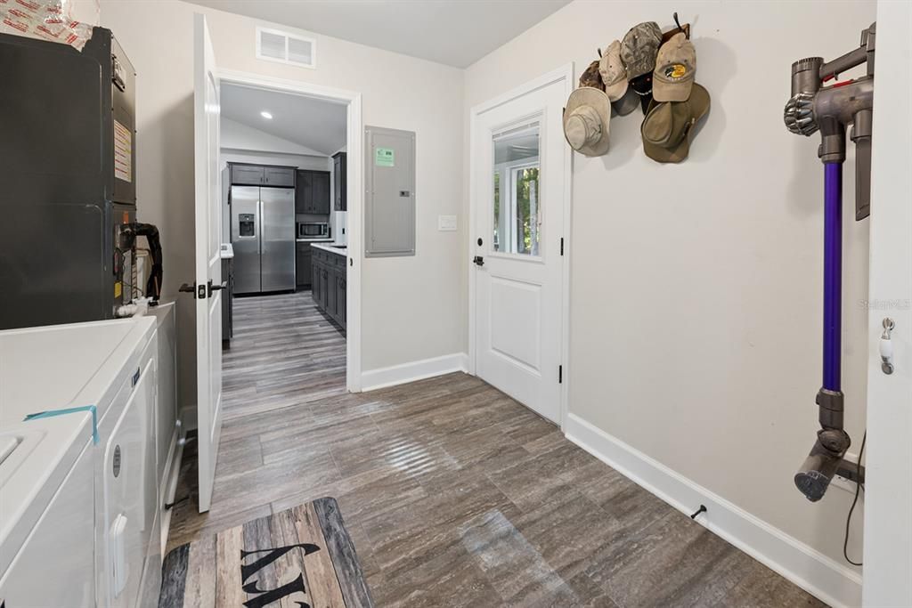 For Sale: $325,000 (2 beds, 2 baths, 1200 Square Feet)