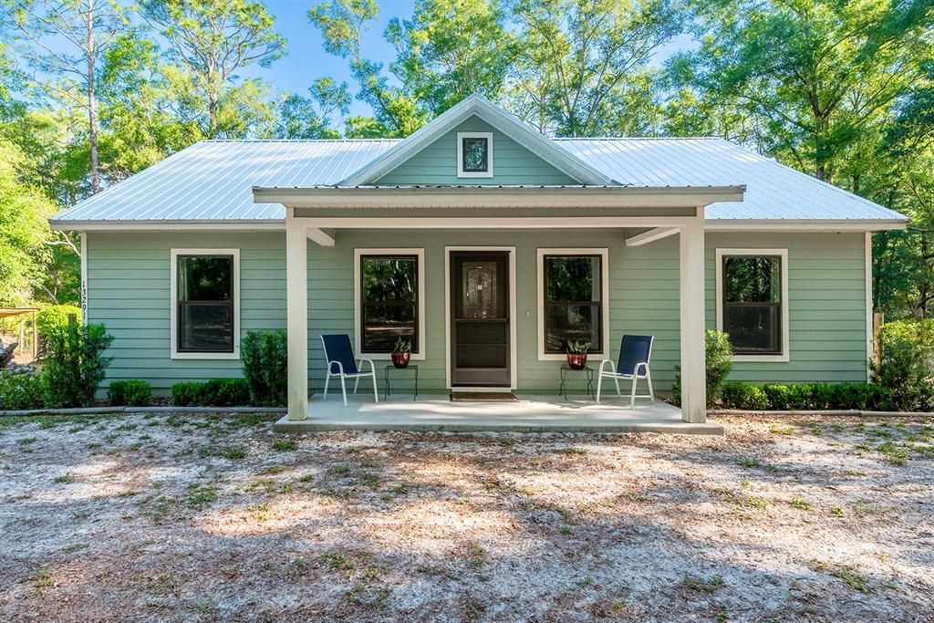 For Sale: $325,000 (2 beds, 2 baths, 1200 Square Feet)