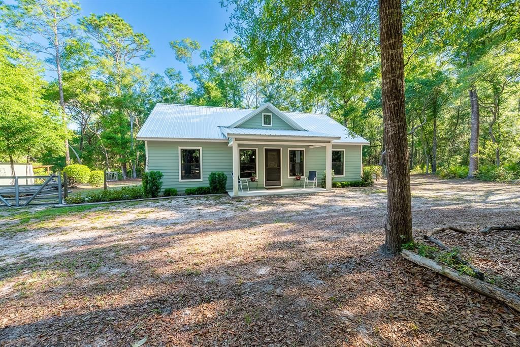For Sale: $325,000 (2 beds, 2 baths, 1200 Square Feet)