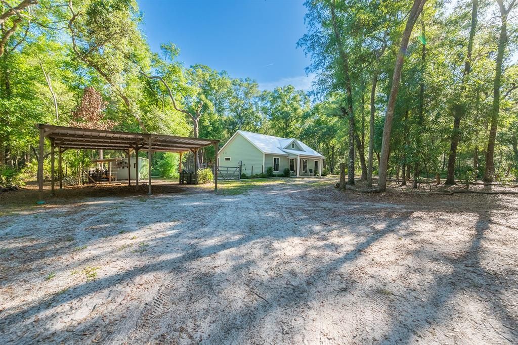 For Sale: $325,000 (2 beds, 2 baths, 1200 Square Feet)