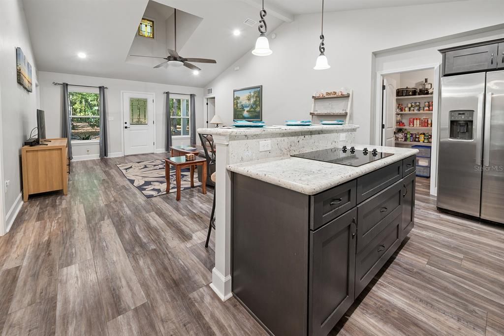 For Sale: $325,000 (2 beds, 2 baths, 1200 Square Feet)