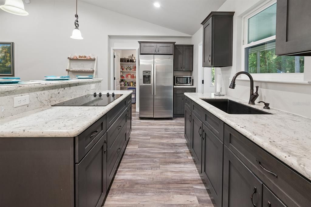 For Sale: $325,000 (2 beds, 2 baths, 1200 Square Feet)