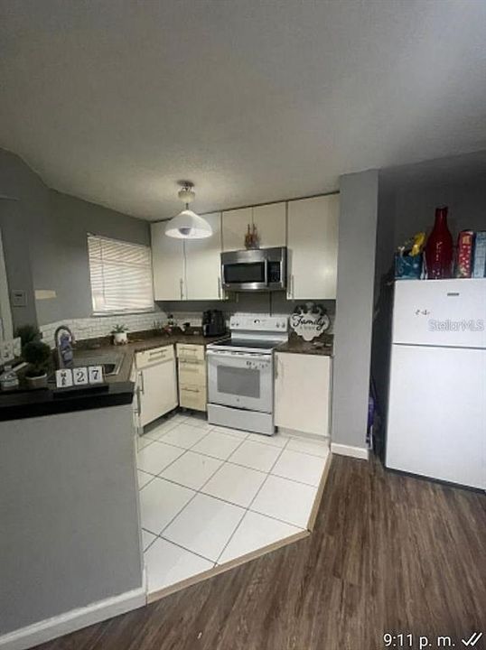 For Rent: $1,200 (1 beds, 1 baths, 526 Square Feet)