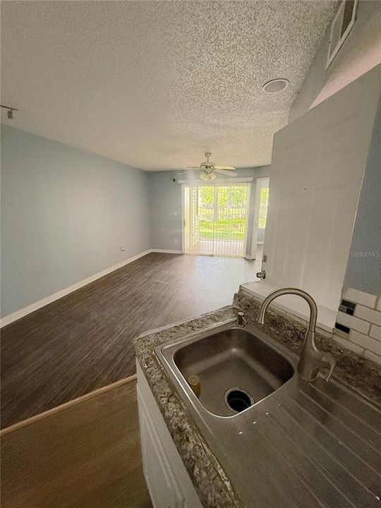 В аренду: $1,200 (1 спален, 1 ванн, 526 Квадратных фут)