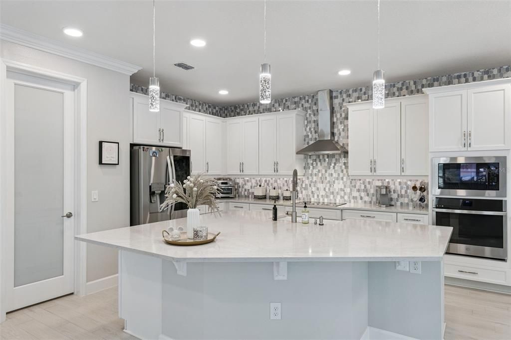 For Sale: $1,125,000 (4 beds, 3 baths, 4234 Square Feet)