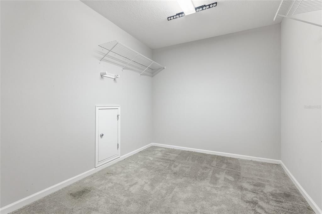 En Venta: $450,000 (3 camas, 2 baños, 1837 Pies cuadrados)