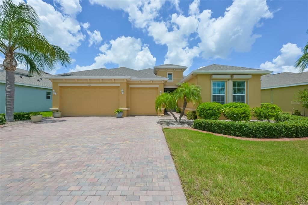 For Sale: $649,999 (3 beds, 2 baths, 2377 Square Feet)