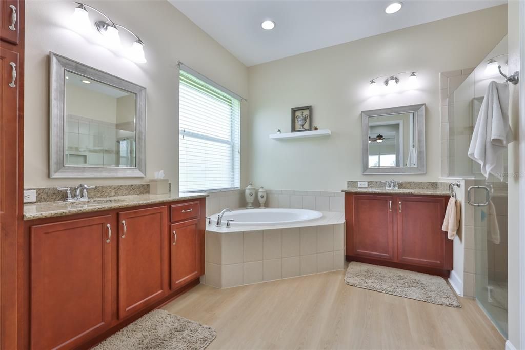For Sale: $649,999 (3 beds, 2 baths, 2377 Square Feet)