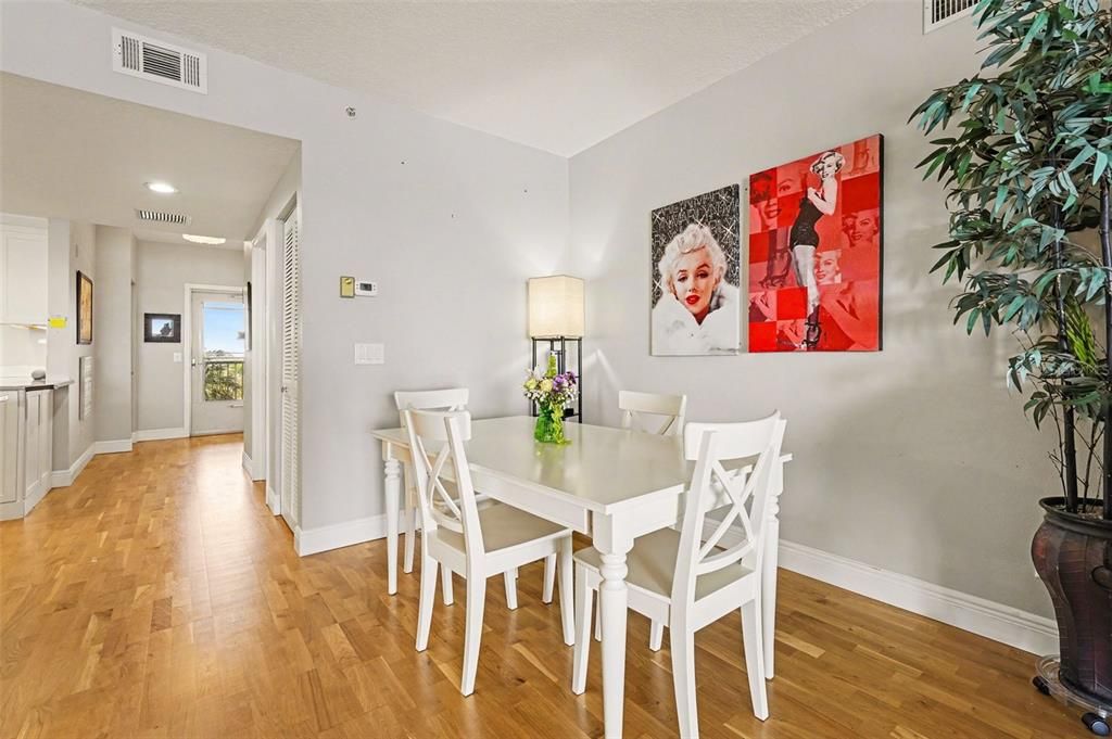 En Venta: $525,000 (2 camas, 2 baños, 1616 Pies cuadrados)