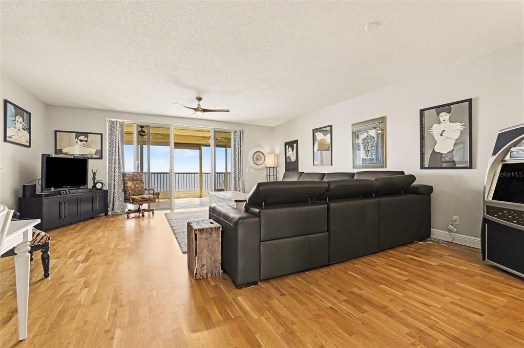 En Venta: $525,000 (2 camas, 2 baños, 1616 Pies cuadrados)