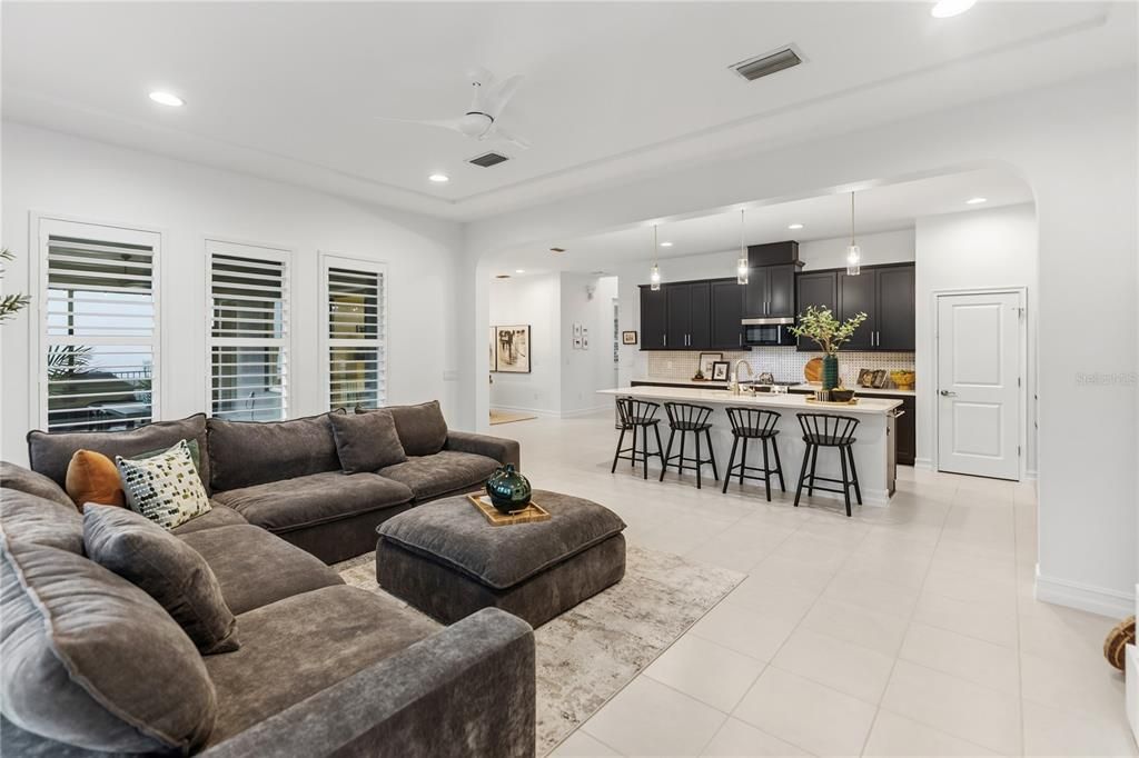 For Sale: $825,000 (4 beds, 4 baths, 3571 Square Feet)