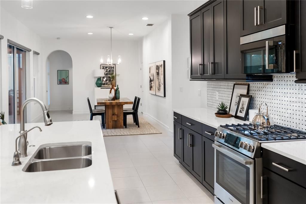 For Sale: $825,000 (4 beds, 4 baths, 3571 Square Feet)