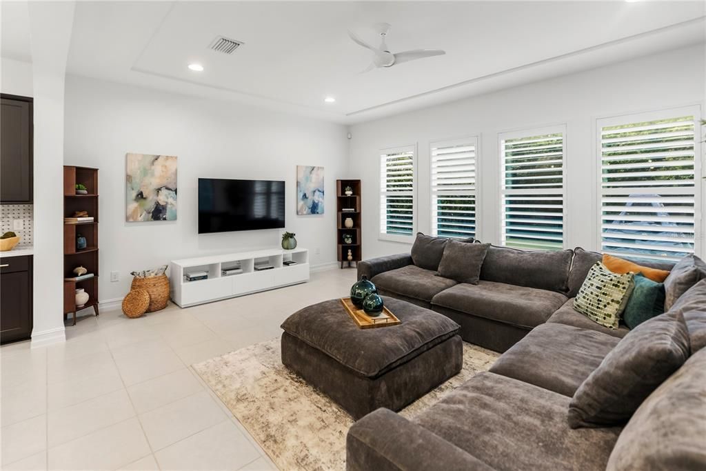 For Sale: $825,000 (4 beds, 4 baths, 3571 Square Feet)