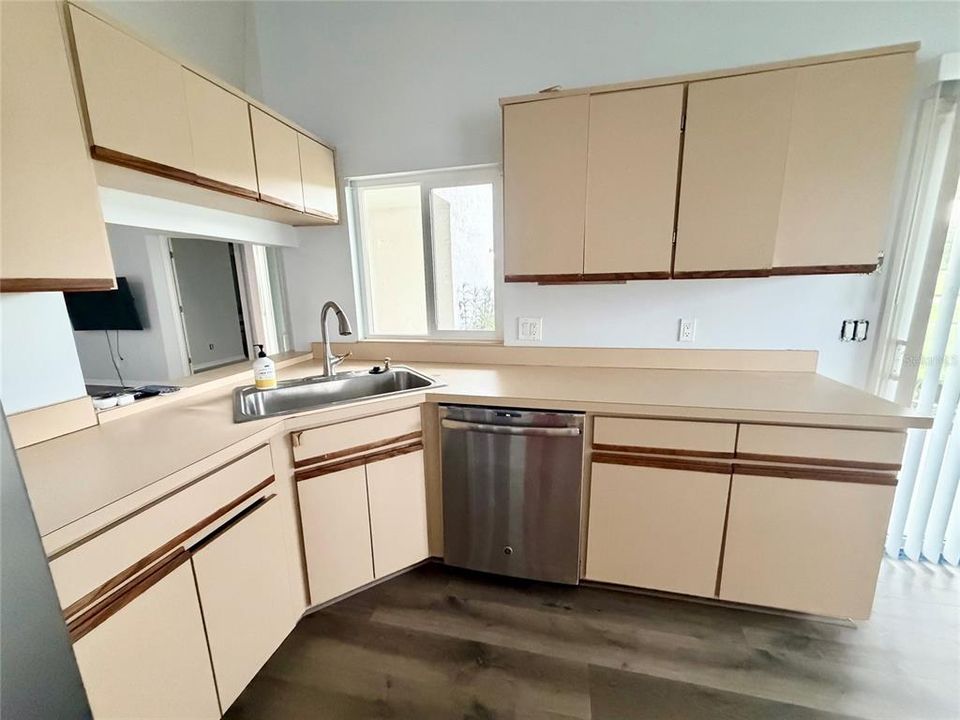 En Venta: $385,000 (2 camas, 2 baños, 1568 Pies cuadrados)