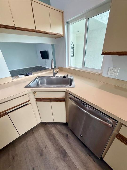 En Venta: $385,000 (2 camas, 2 baños, 1568 Pies cuadrados)