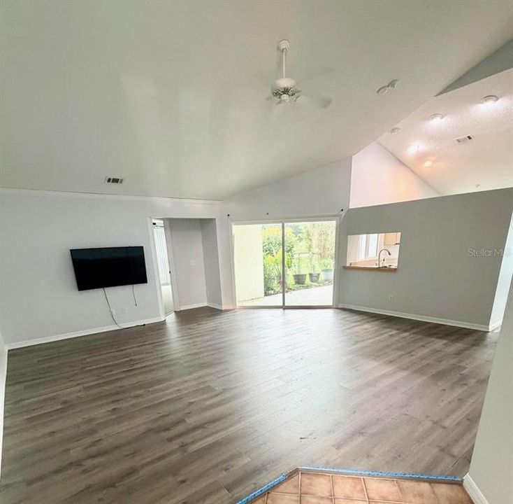 En Venta: $385,000 (2 camas, 2 baños, 1568 Pies cuadrados)
