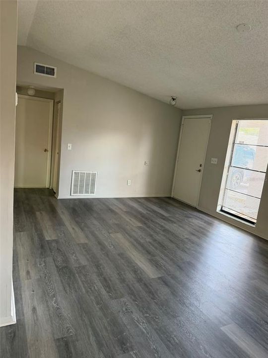 En Renta: $1,895 (3 camas, 2 baños, 1284 Pies cuadrados)