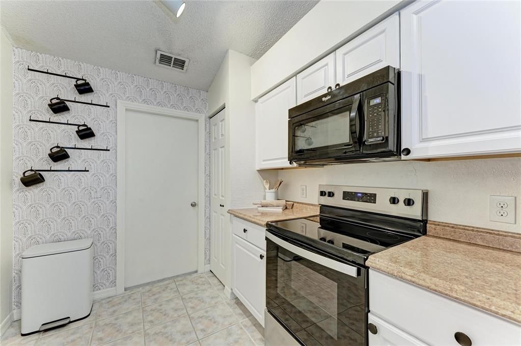 En Venta: $329,000 (3 camas, 2 baños, 1211 Pies cuadrados)