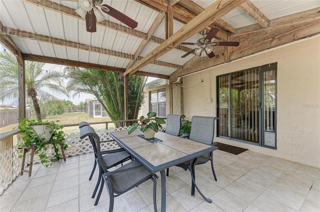 En Venta: $329,000 (3 camas, 2 baños, 1211 Pies cuadrados)