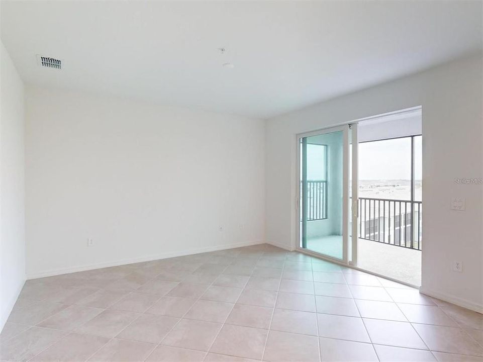 For Sale: $325,000 (2 beds, 2 baths, 1149 Square Feet)