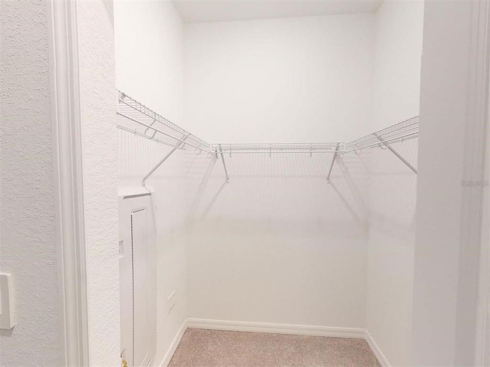 For Sale: $325,000 (2 beds, 2 baths, 1149 Square Feet)