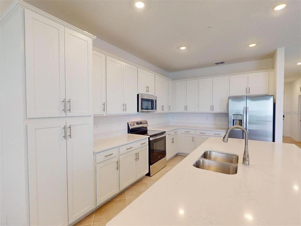 For Sale: $325,000 (2 beds, 2 baths, 1149 Square Feet)