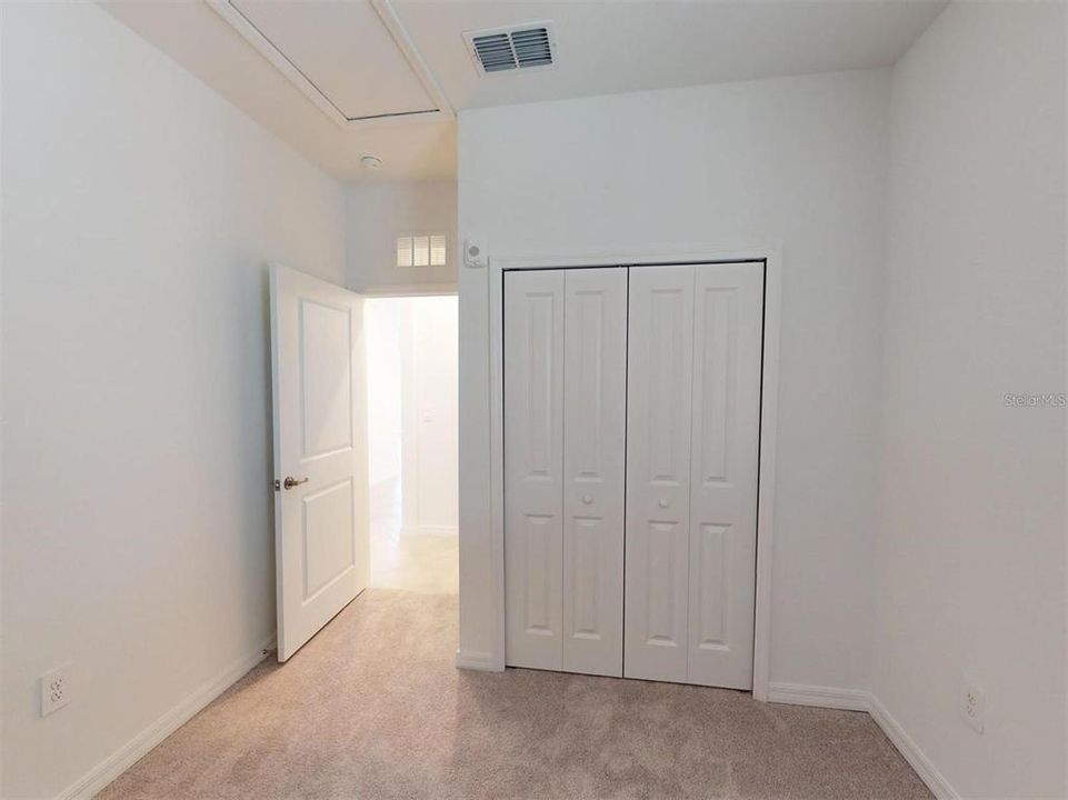 For Sale: $325,000 (2 beds, 2 baths, 1149 Square Feet)